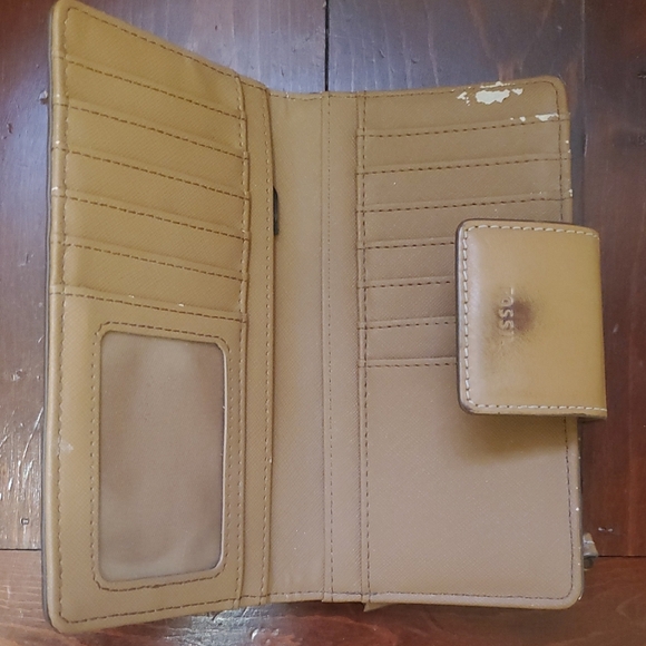 Fossil Wallet - Picture 3 of 5